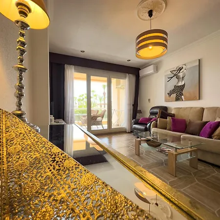 Apartment Beachfront Primera Linea 1-05