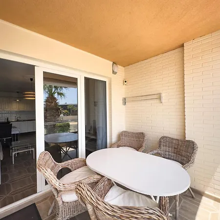 Beachfront Primera Linea 1-05 Apartment *