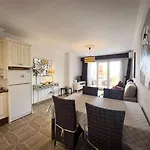 Beachfront Primera Linea 1-05
